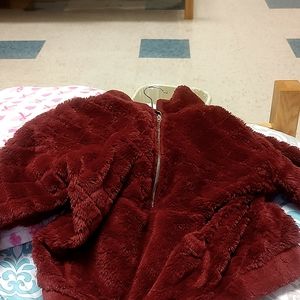 No boundaries medium 7 through 9 red fuzzy pulloverwith pockets half zip cropped